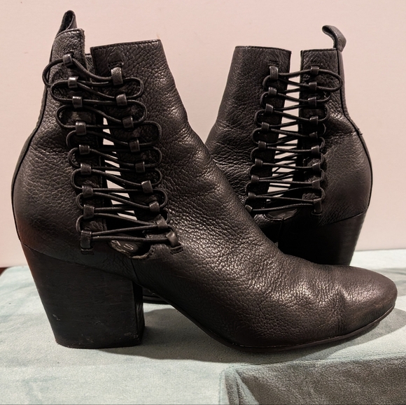 Midas Shoes - Picture 2 of 4